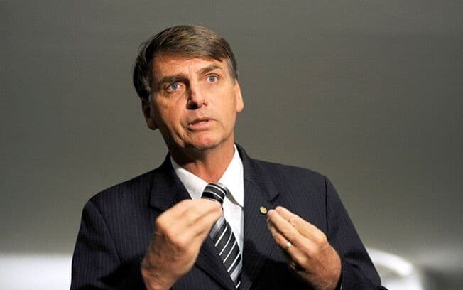 Vereadores aprovam com 11 votos favoráveis sessão com Bolsonaro na CMJP