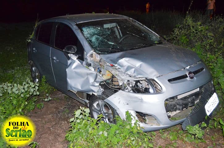 Acidente entre carro e moto na BR-230 deixa adolescente morta e seu irmão ferido