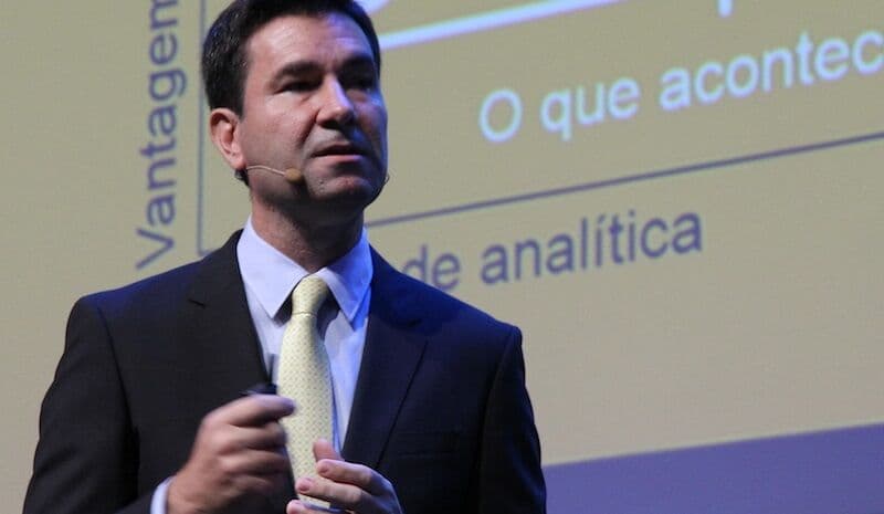 Facebook se pronuncia sobre a prisão de executivo