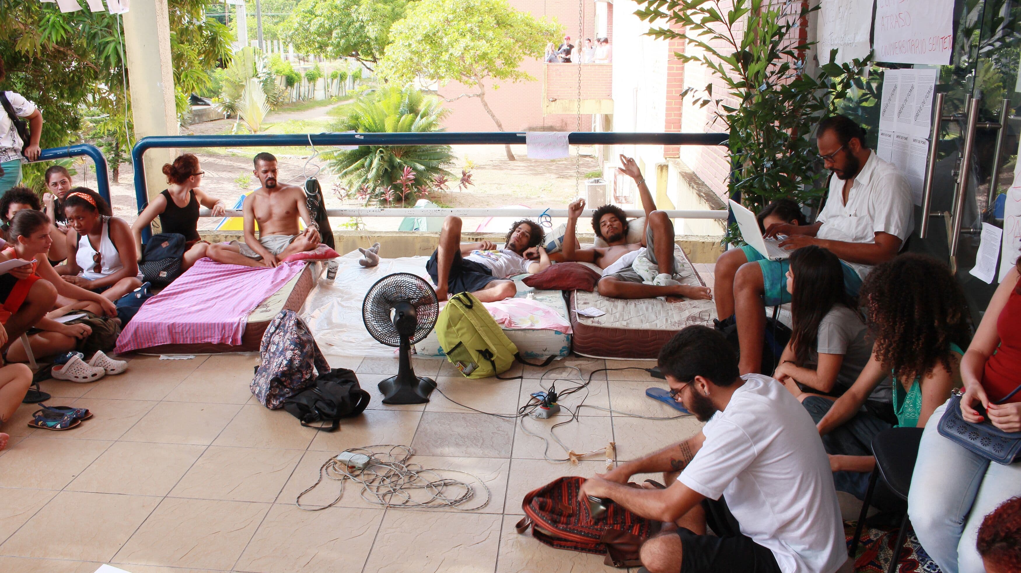 Estudantes da UFPB se reúnem com reitoria e analisam encerrar manifestação