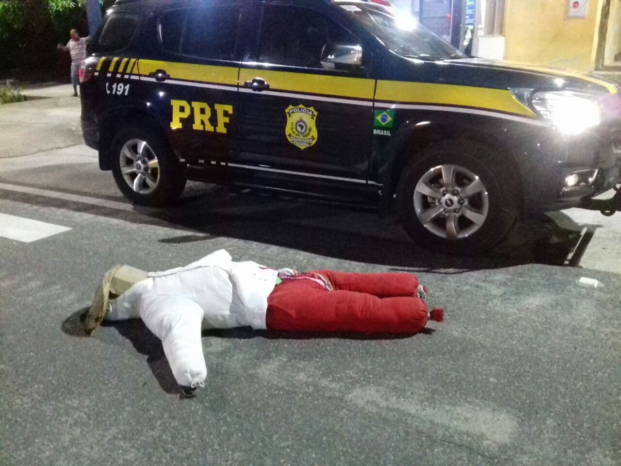 Bonecos de Judas são recolhidos em estradas paraibanas