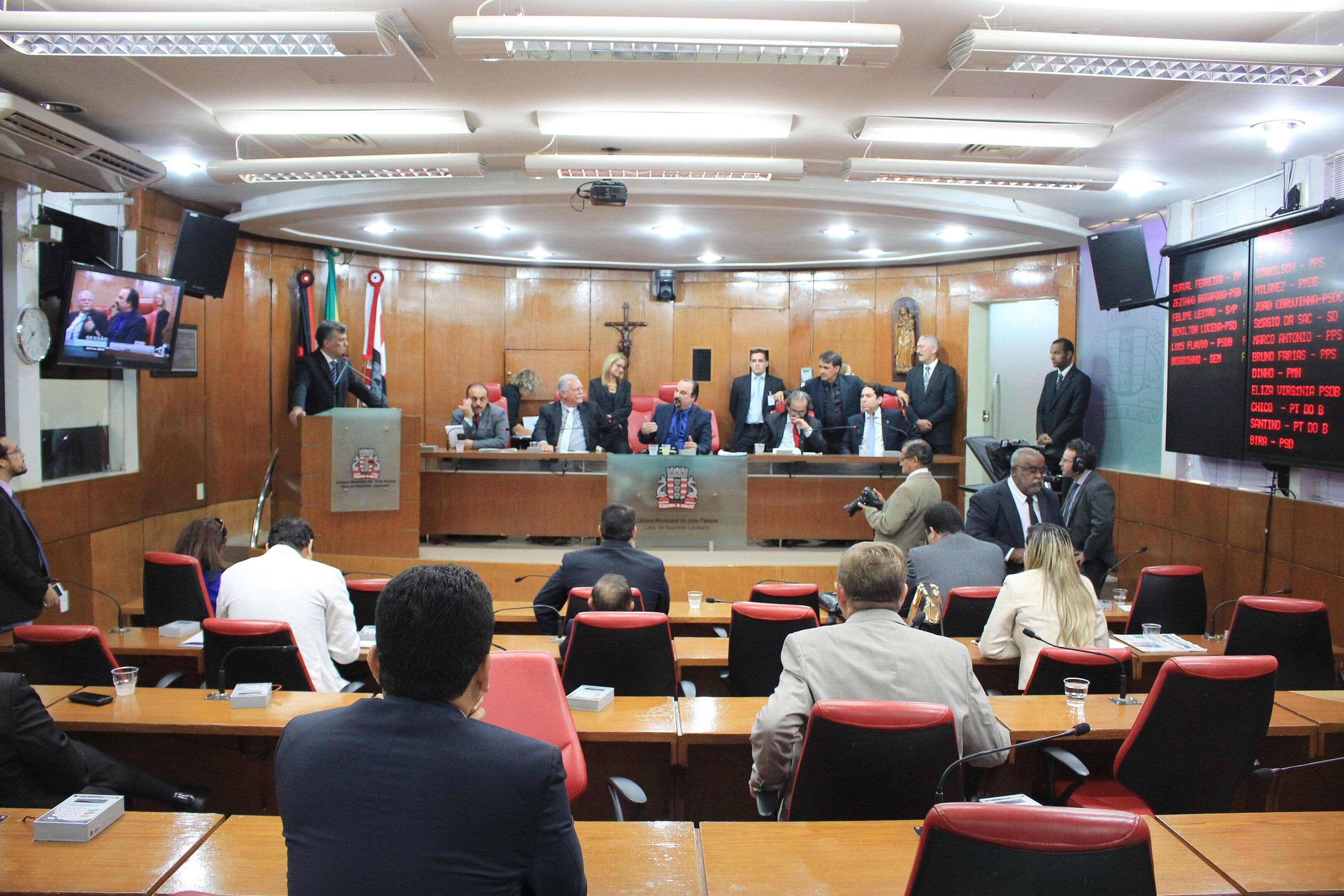 CMJP aprova benefício para procuradores, mas veta gratificações a advogados