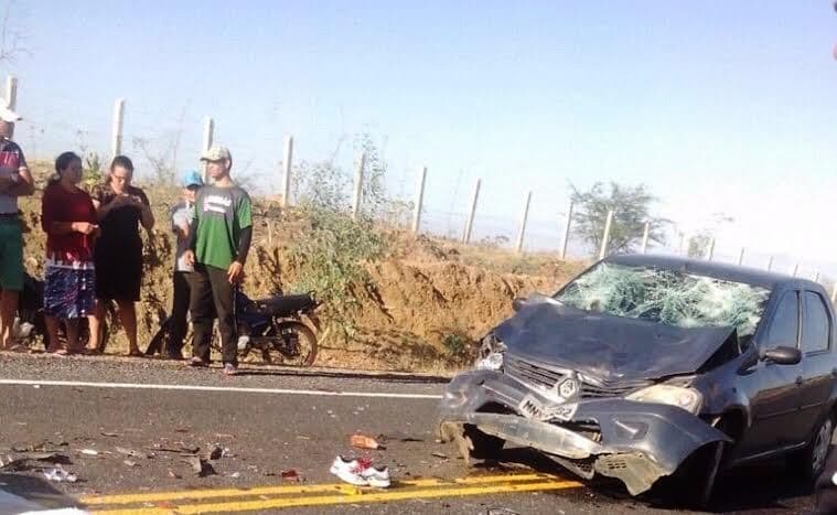 Carro de ex-vereador quebra na estrada e causa acidente com três mortes