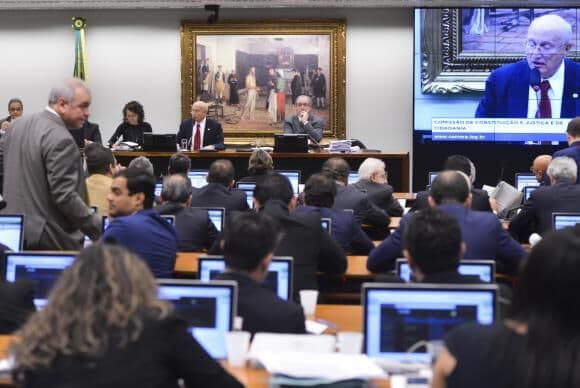 CCJ rejeita recurso de Cunha sobre cassação e processo vai para plenário