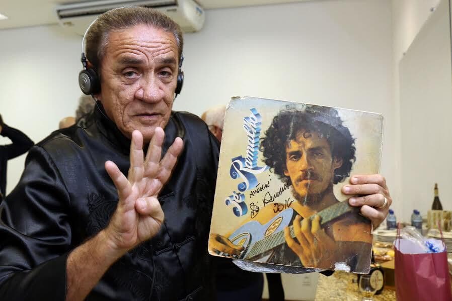 Público lota o teatro A Pedra do Reino para prestigiar Zé Ramalho e Orquestra Sinfônica