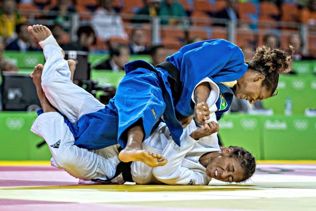 Rafaela Silva elimina alemã em 46 segundos em sua estreia na Rio 2016
