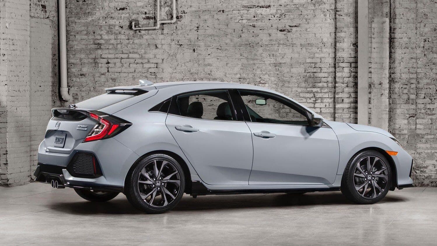 Honda revela Civic Hatch 2017 de cinco portas