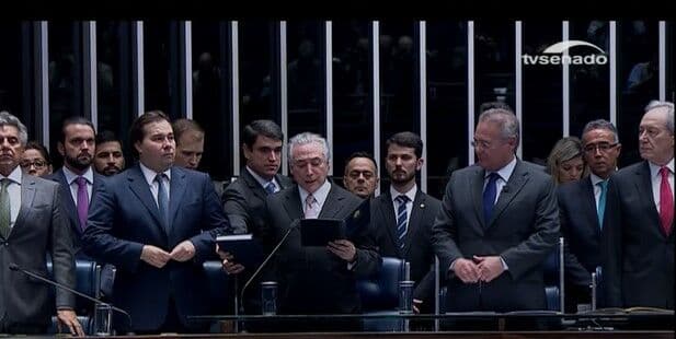 Michel Temer toma posse como presidente e terá mandato até 2018