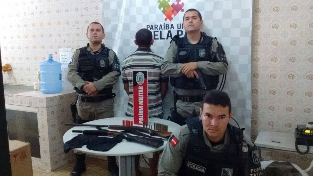 Polícia prende suspeito de receptação de veículo roubado e porte ilegal de arma