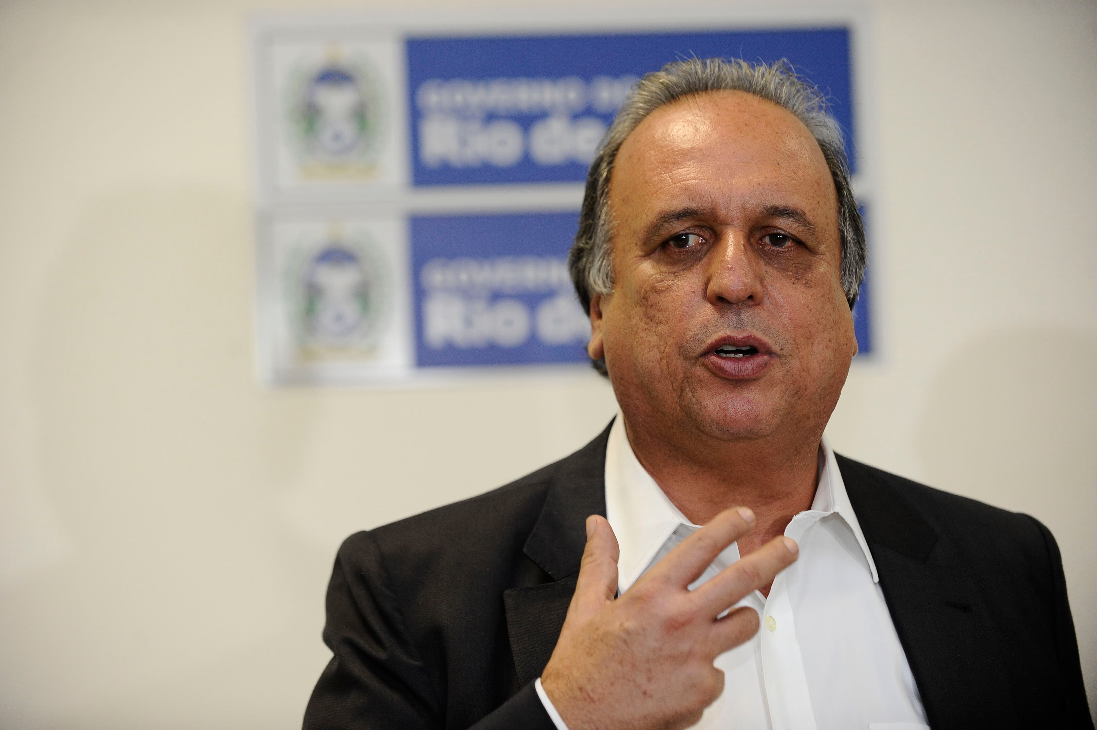 TRE cassa mandato do governador do RJ, Luiz Fernando Pezão, e determina novas eleições