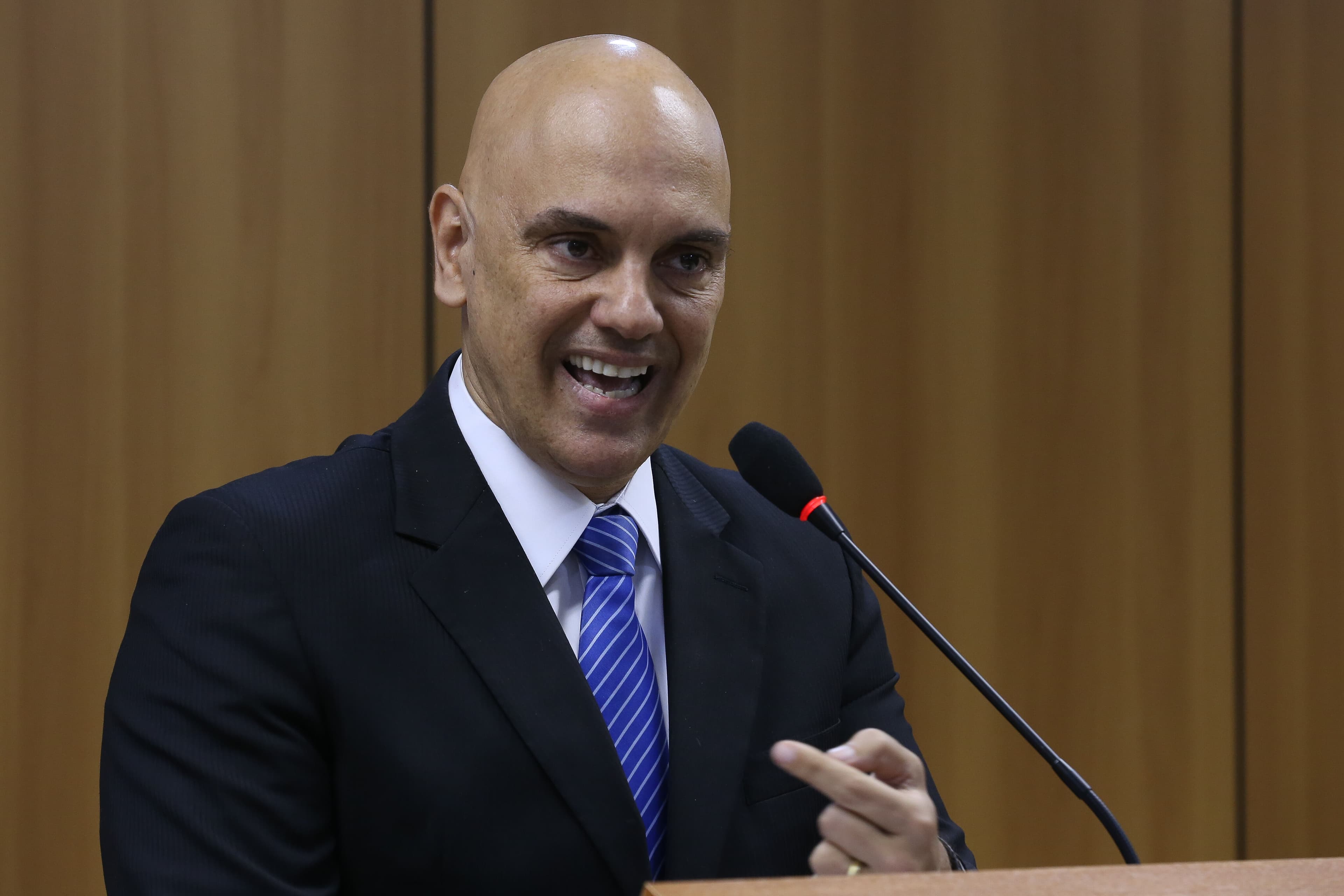 Senado aprova indicação Alexandre de Moraes como novo ministro do STF