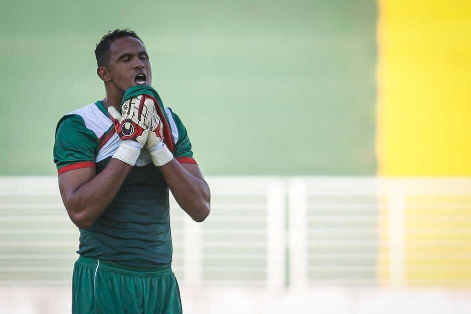 Boa Esporte confirma a contratação do goleiro Bruno, que já veste a camisa