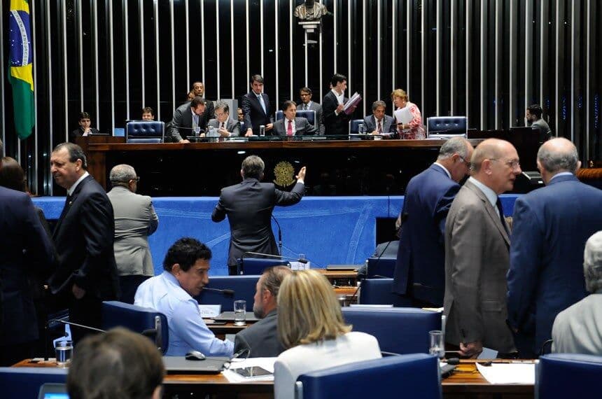 Michel Temer sanciona lei que reconhece profissão de detetive particular