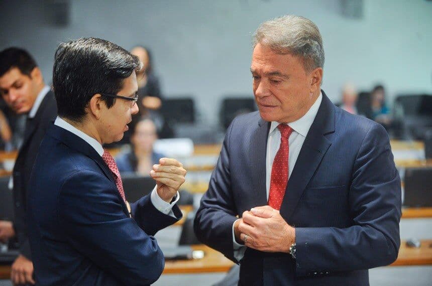 Relatório da PEC do foro privilegiado deve ser lido quarta-feira