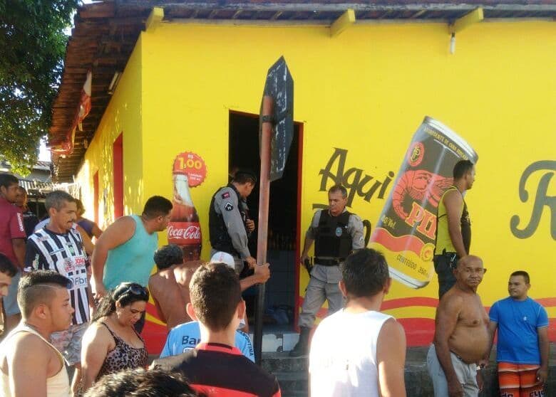 Um homem morreu e outro ficou ferido a tiros em Mandacaru