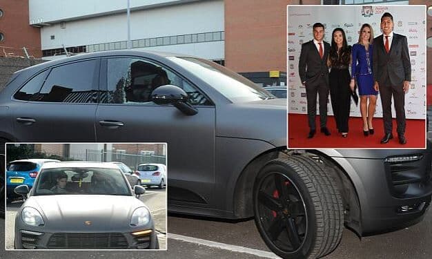 Carro de Philippe Coutinho tem janela quebrada após jornal noticiar possível saída