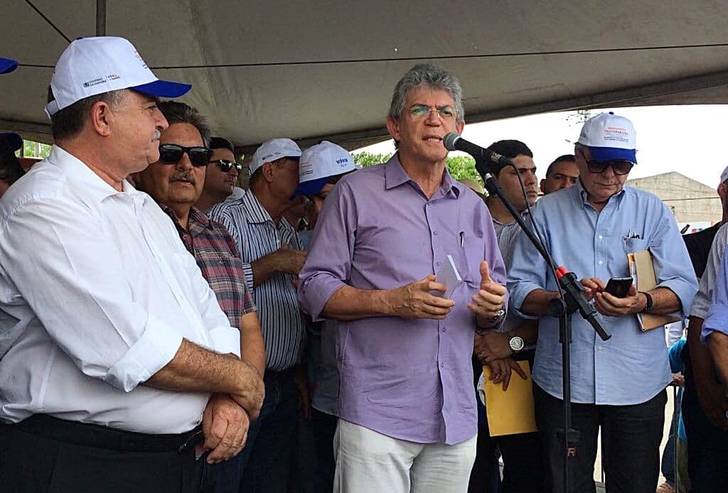 Obras da Adutora TransParaíba devem começar em até 45 dias, diz Ricardo Coutinho