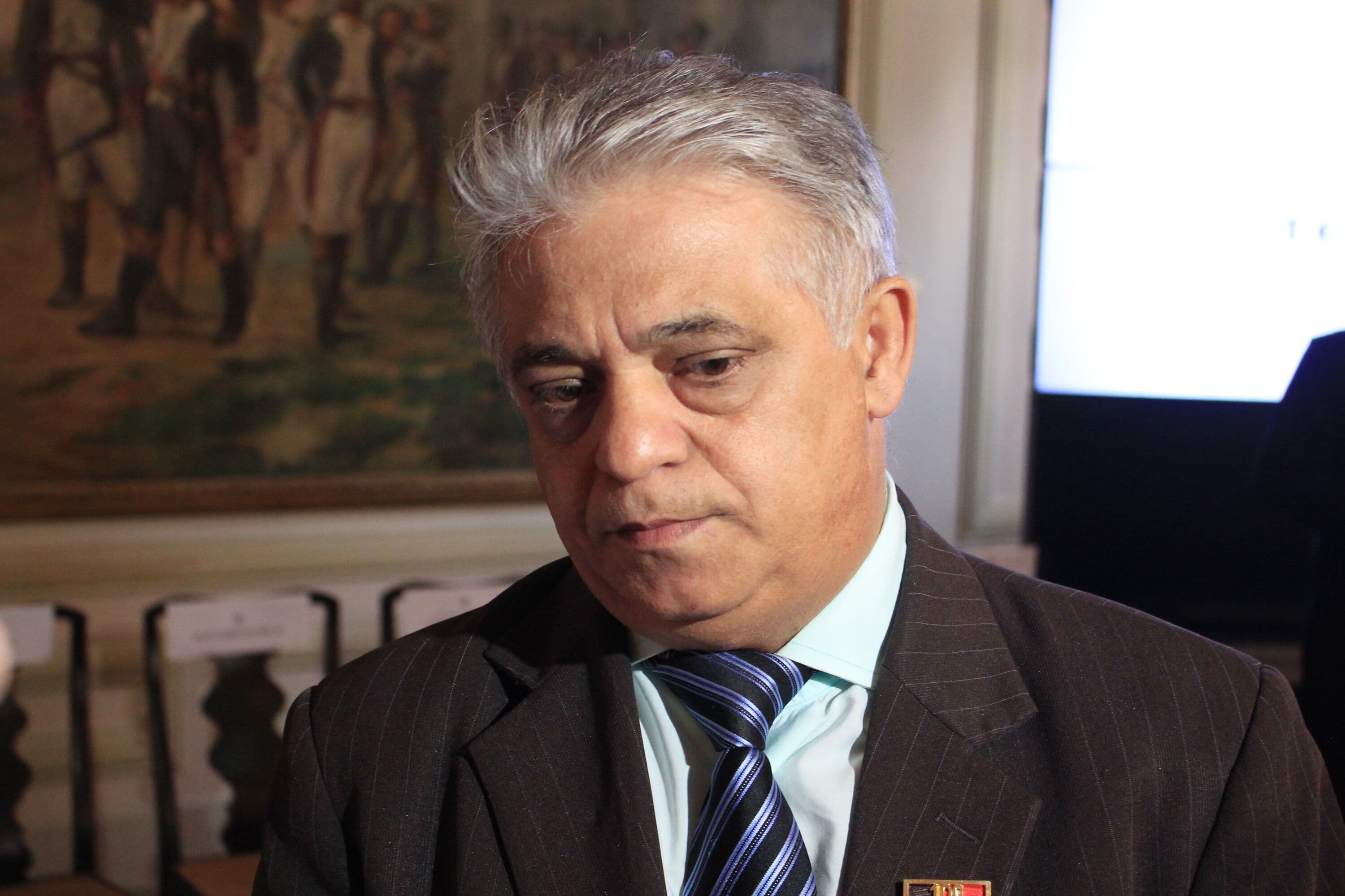 Crise leva Governo do Estado a adiar compra de helicóptero para a polícia