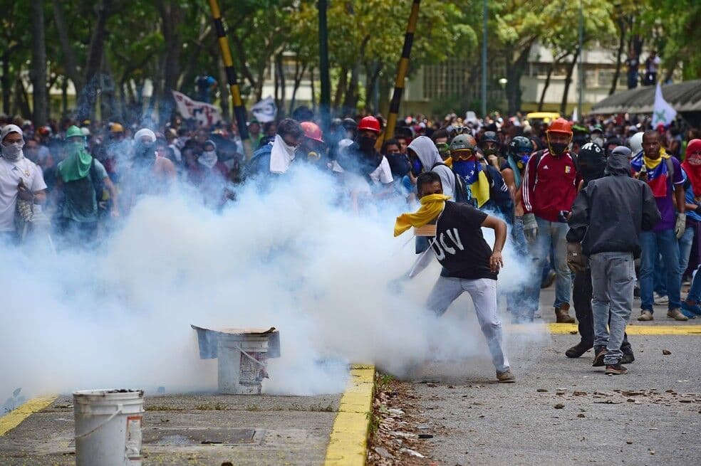 Sobe para 5 número de mortos durante votação da Constituinte na Venezuela