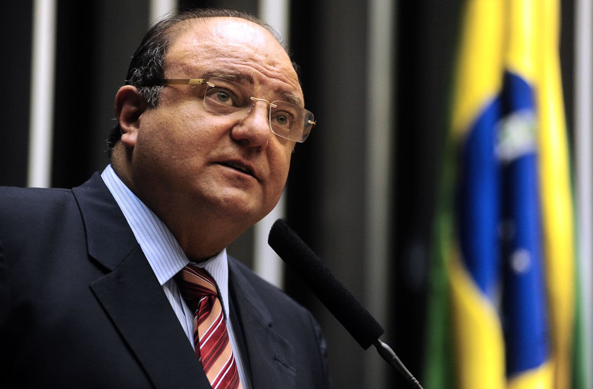 Polícia Federal deflagra duas fases da Operação Lava Jato e prende ex-deputado
