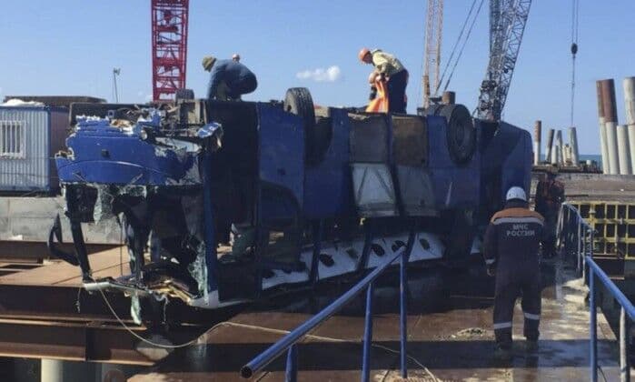 Ônibus cai no Mar Negro e deixa 18 mortos na Rússia