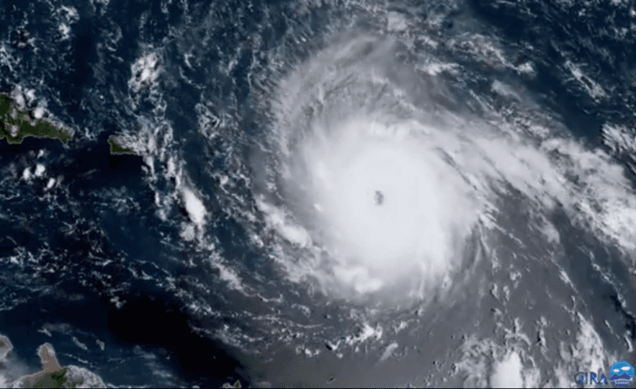 Furacão Irma toca o solo e provoca muito estrago em ilhas do Caribe