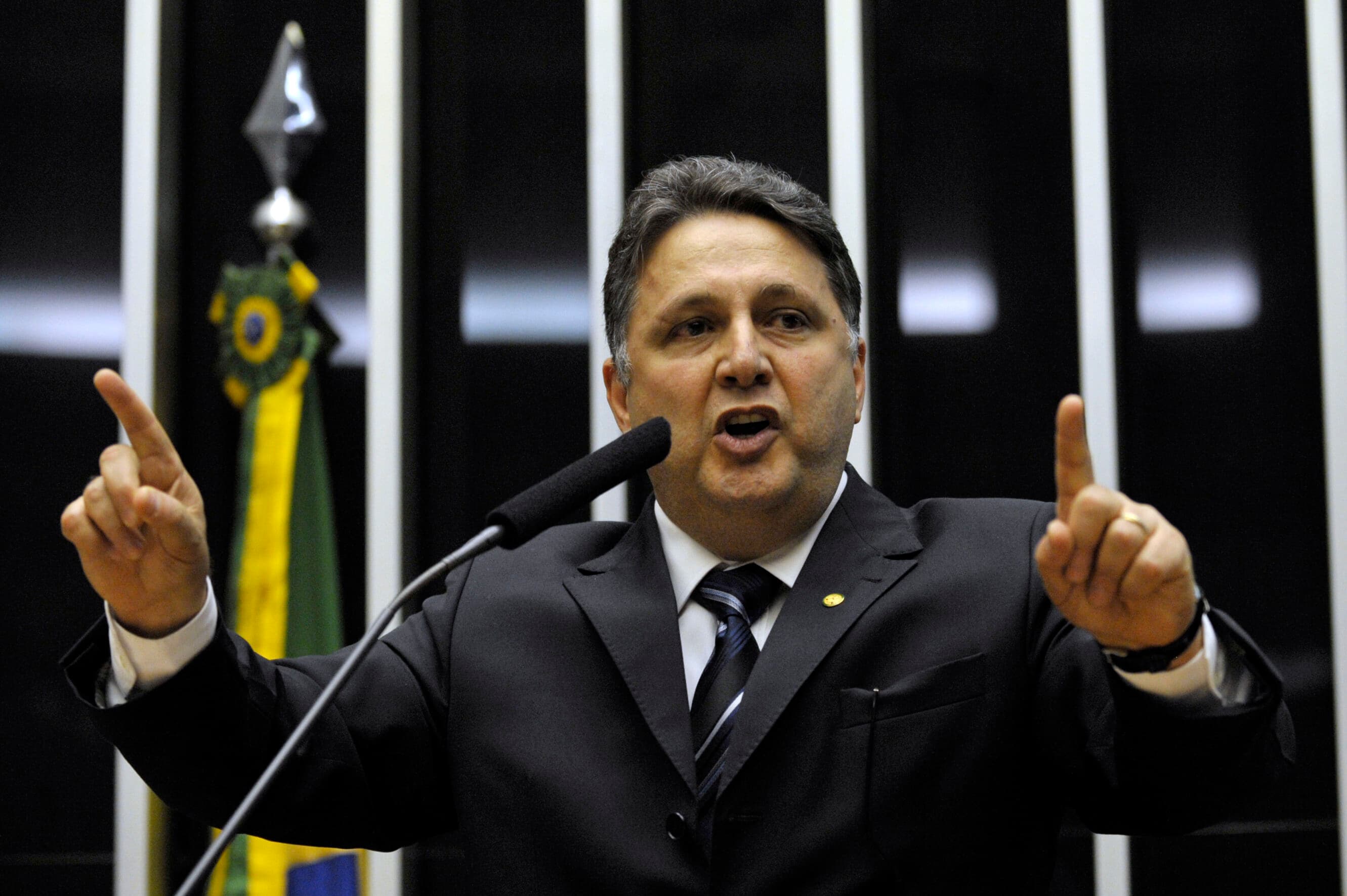 Anthony Garotinho é preso enquanto apresentava programa de rádio