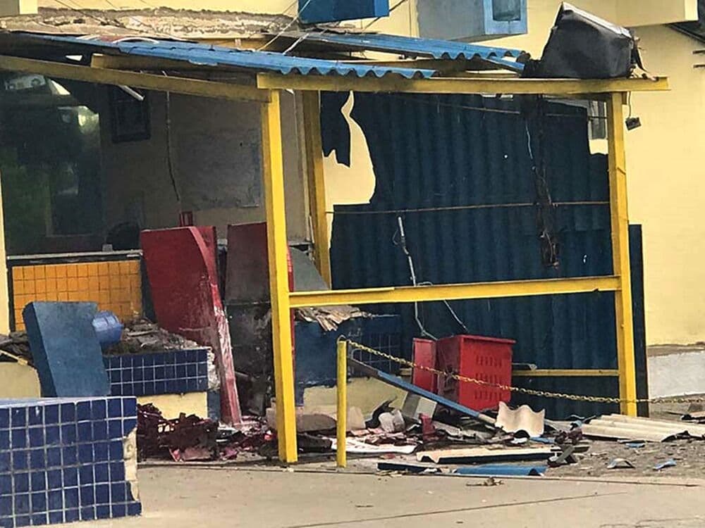 Bandidos explodem caixa-eletrônico em CG e roubam cofre dos Correios de Lagoa Seca