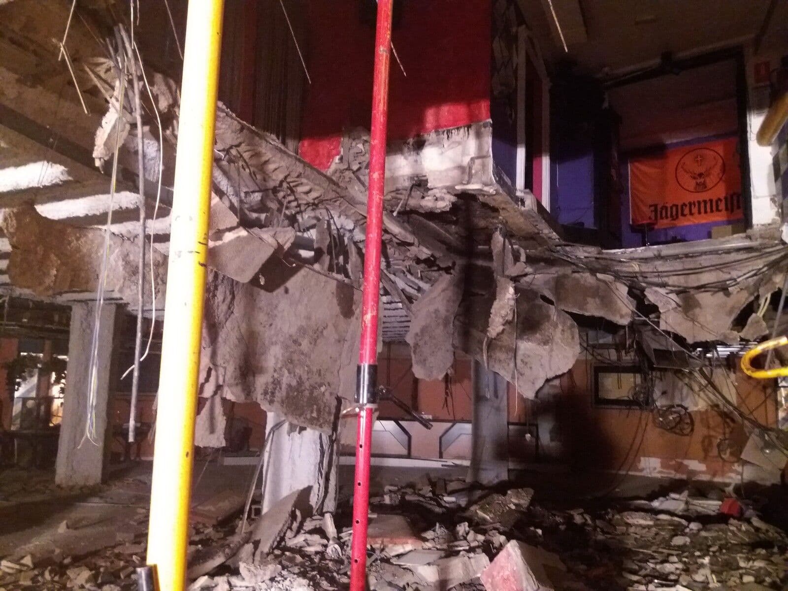 Piso de boate desaba e deixa 22 feridos em ilha espanhola