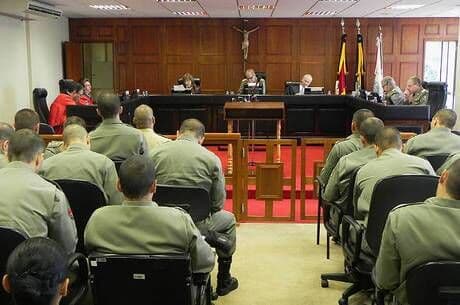 Tribunais militares pagam mais de R$ 60 mil a juízes aposentados