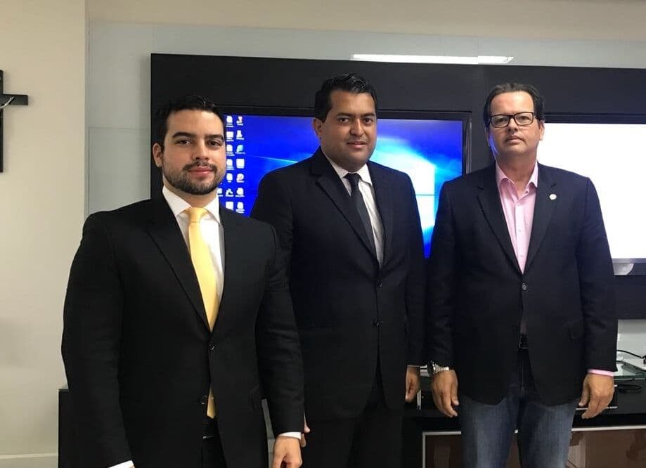 APAM se reúne com presidente do TCE e discute parcerias