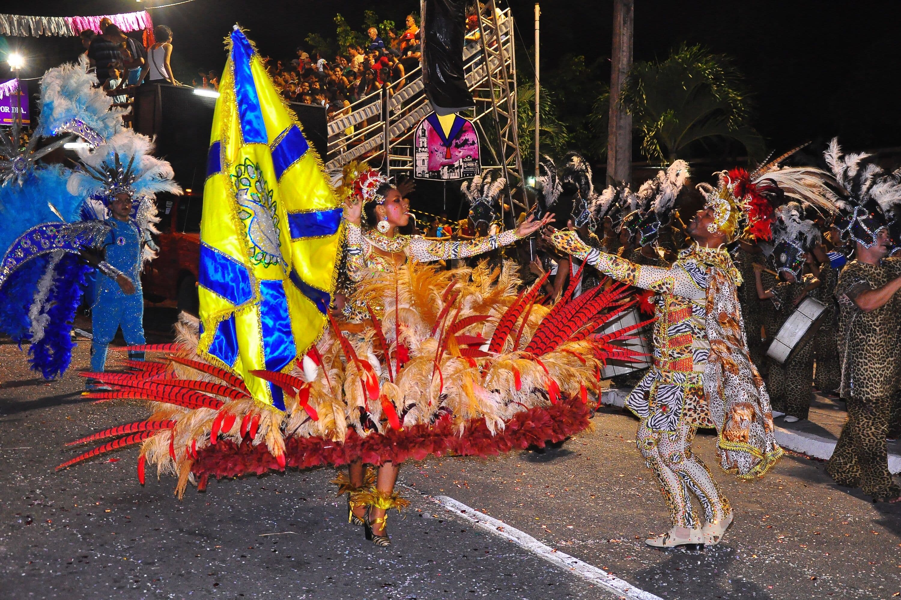 Desfile do Carnaval Tradição começa neste sábado e trânsito sofre bloqueios; confira