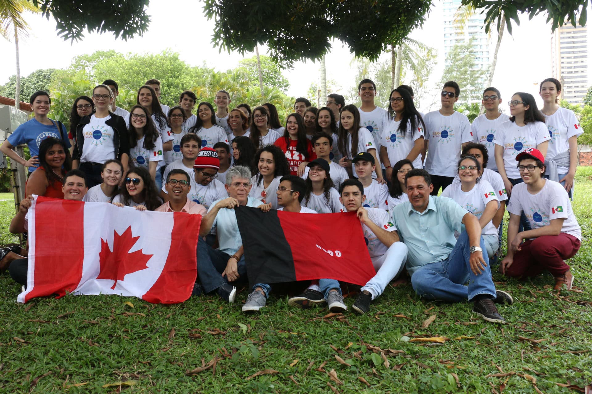 Governador recebe os 50 alunos que fizeram intercâmbio no Canadá