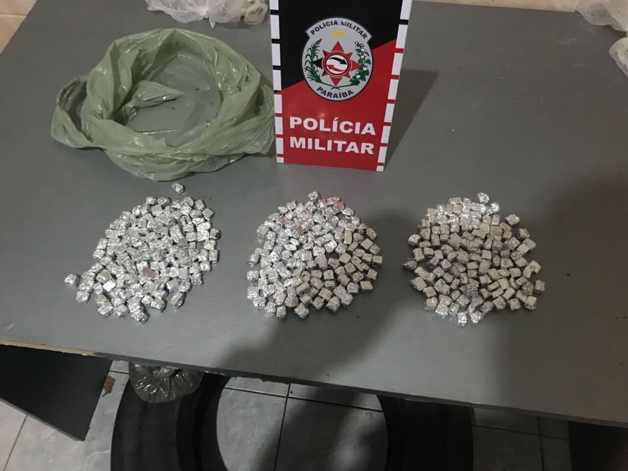 Polícia apreende 360 papelotes de maconha após perseguição e troca de tiros na Paraíba