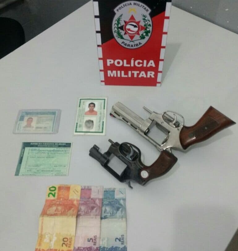 Polícia Militar prende dois suspeitos armados em Campina Grande