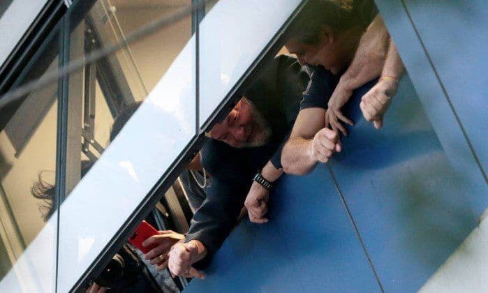 Defesa de Lula entra com novo recurso no STF