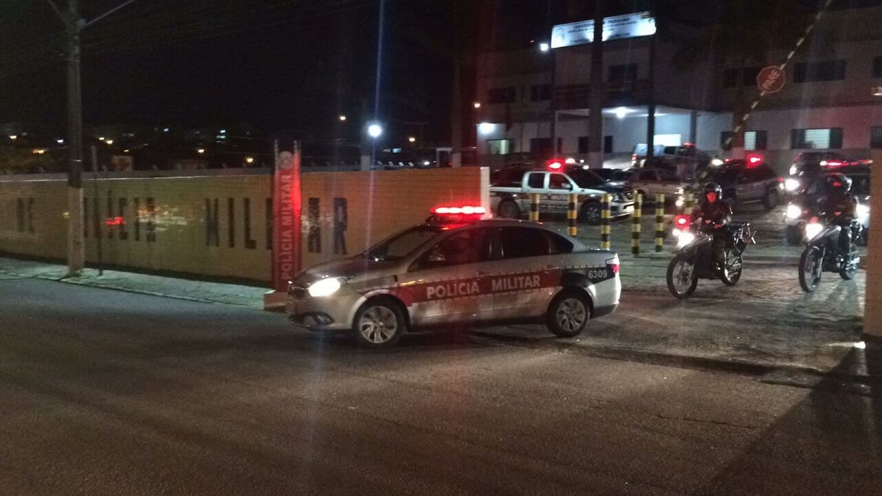 Jovem de 19 anos é assassinada a tiros quando estava com filho no colo