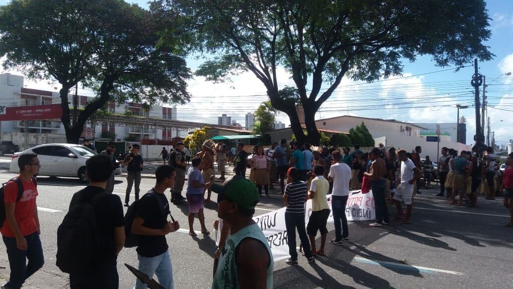 Índios potiguaras ocupam órgão e bloqueiam Epitácio em JP