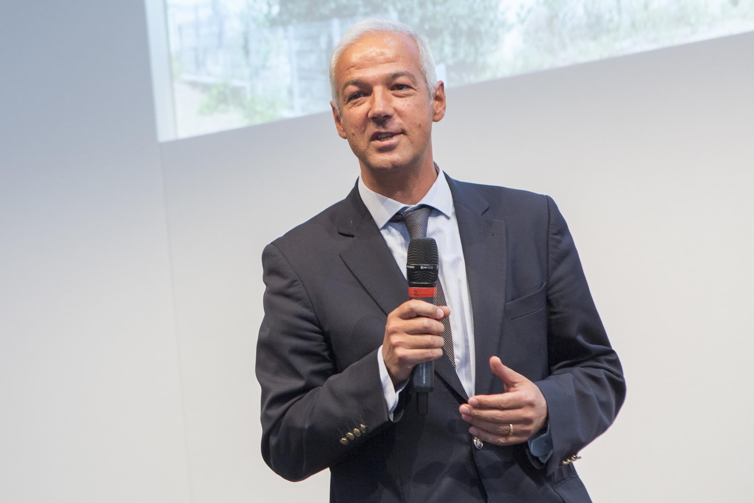 Marcos Vinícius confirma vinda de português condutor de movimento que mudou economia de Lisboa