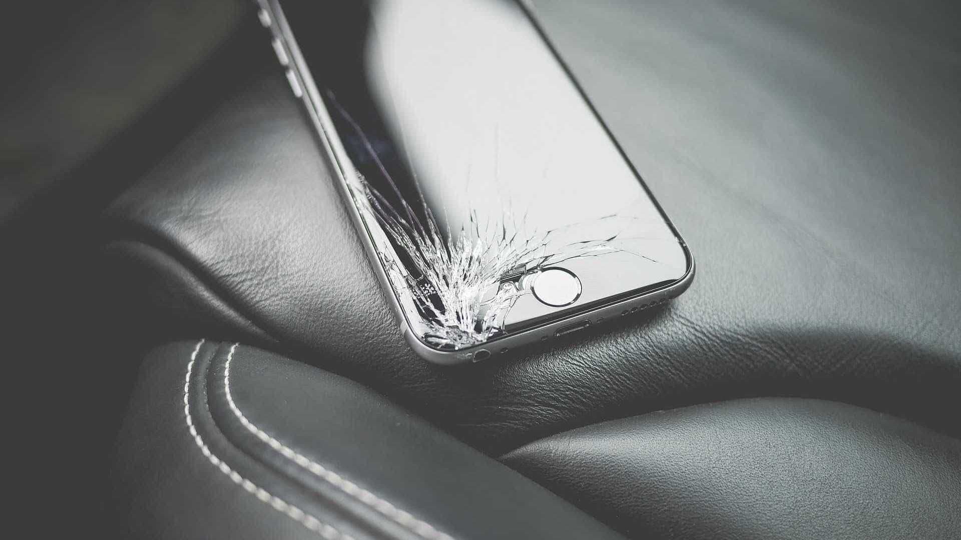 Teste revela qual celular é o mais resistente a quedas