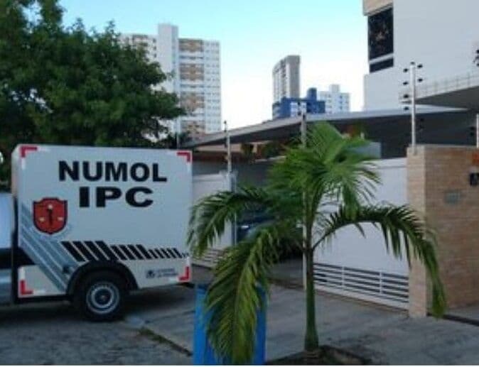 Bandidos invadem prédio e executam morador a tiros no bairro do Bessa