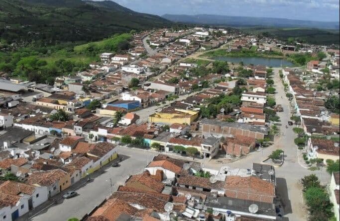 Prefeitura de Aroeiras já gastou com combustível o suficiente para ir quase cinco mil vezes a JP