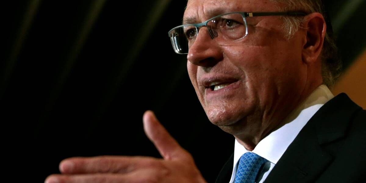 'Se eu assumir, PSDB desembarca do governo Temer', diz Alckmin