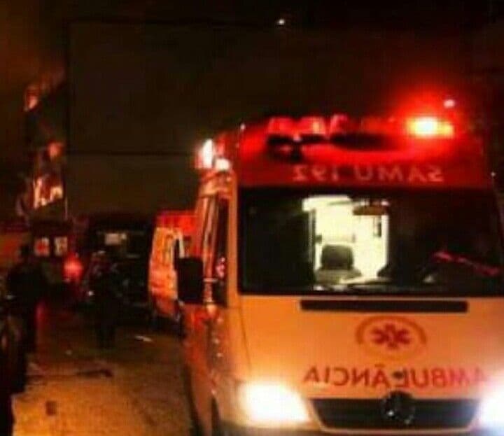 Explosão provocada por celular ligado à tomada causa incêndio e família é hospitalizada