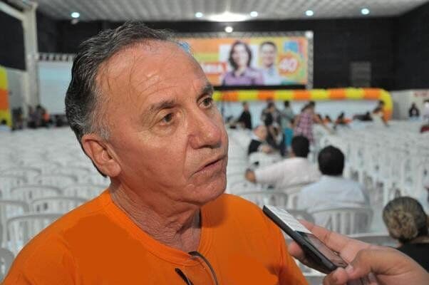 Cartaxo abre mão de carreata e Ronaldo Barbosa ironiza: “Não faz porque não tem gente”