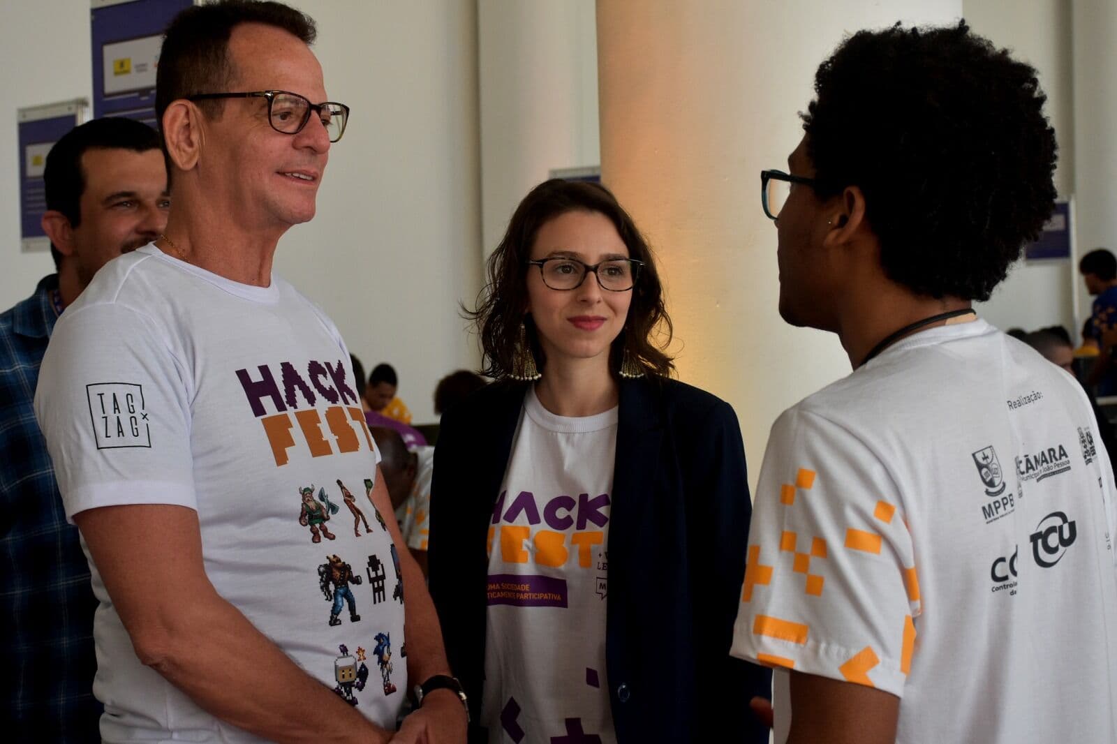 Grupos trabalham em três projetos de lei durante o HackFest + Virada Legislativa