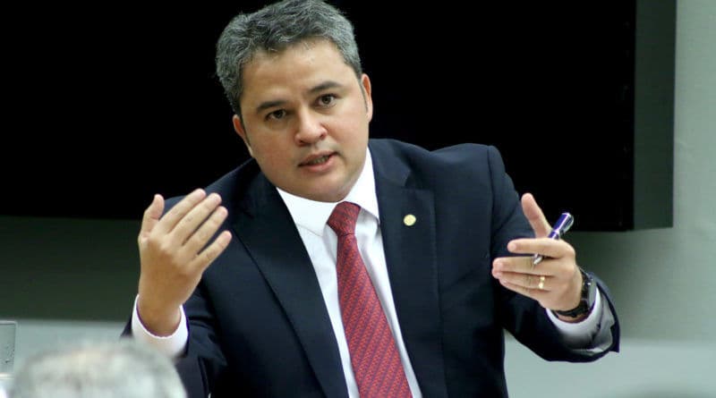Efraim Filho defende criação de linha de crédito para Santas Casas e Hospitais Filantrópicos