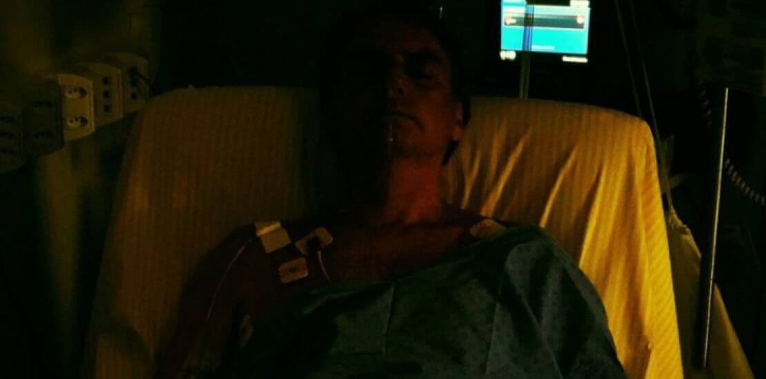 Bolsonaro publica primeira foto após cirurgia de emergência
