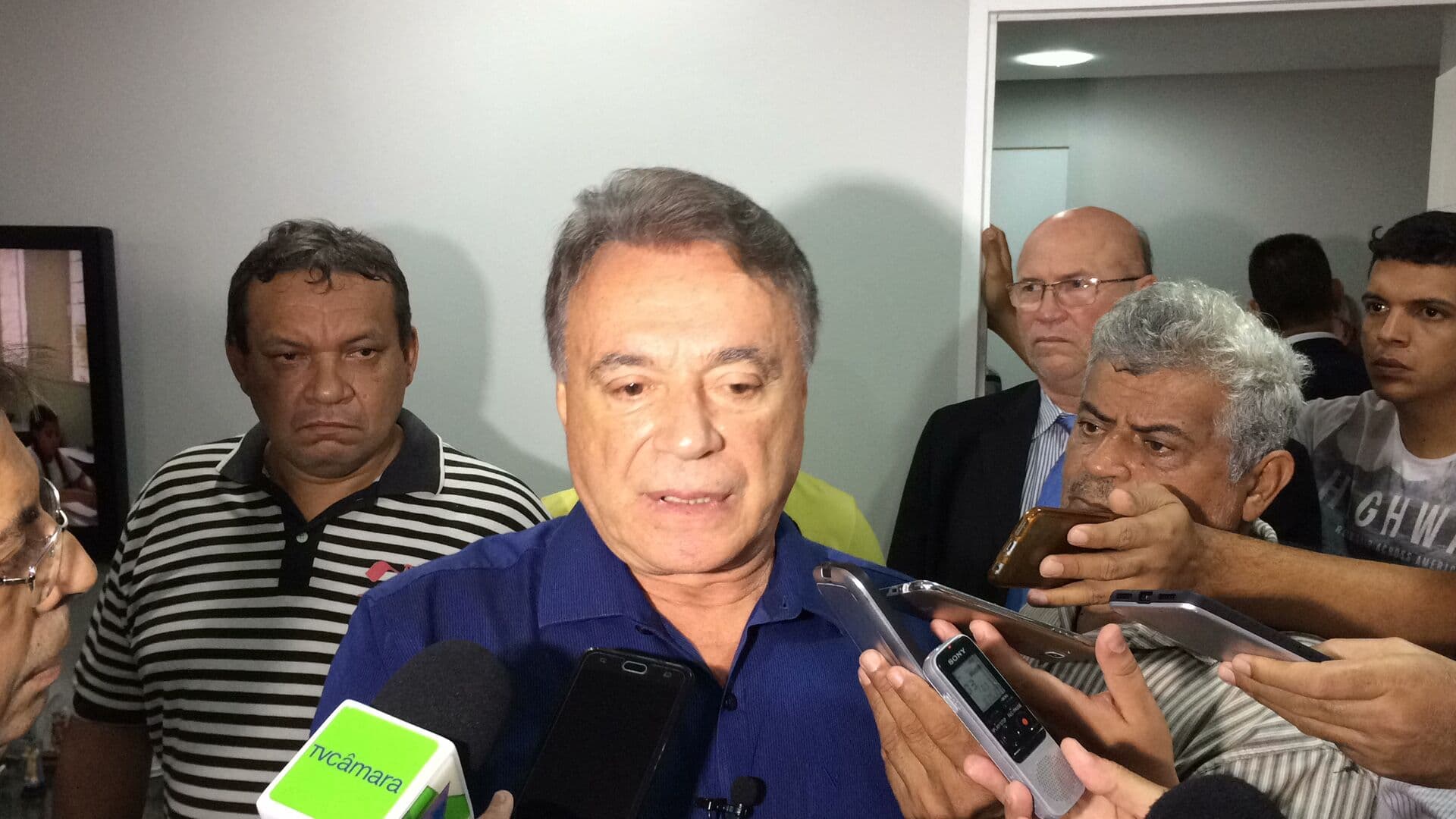 Para Álvaro Dias, soltar Lula seria "rasgar a constituição" e negar que todos são iguais perante a lei