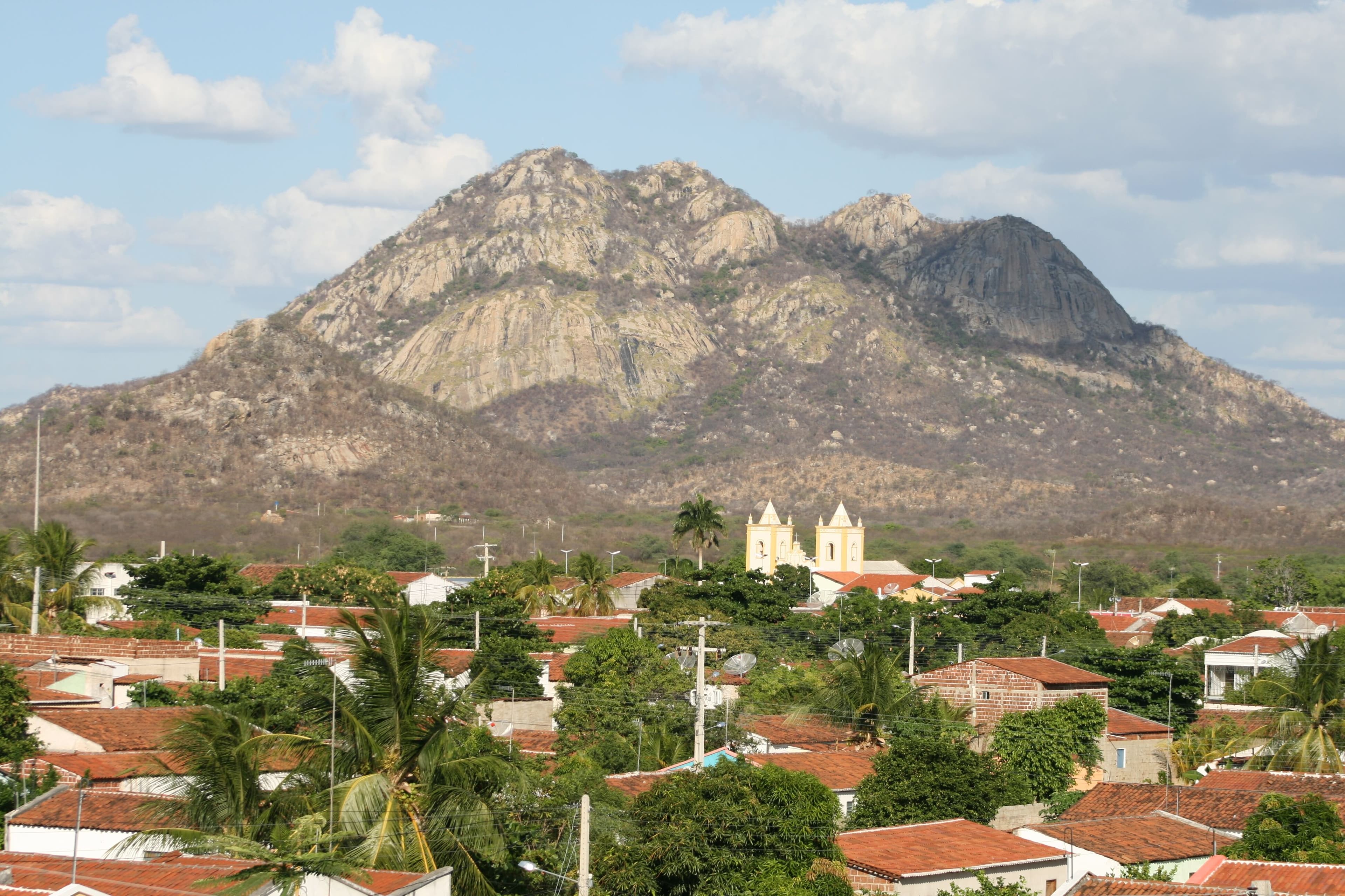 Mulungu lança licitação de mais de R$ 2,3 milhões para comprar combustível